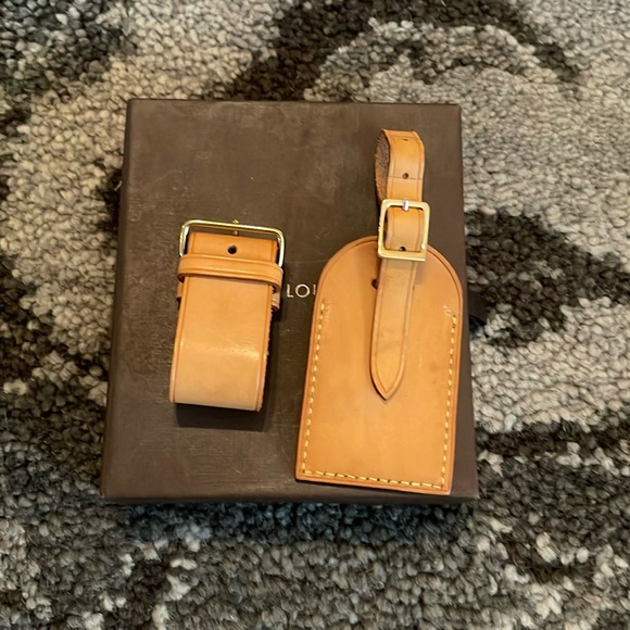 Louis Vuitton Luggage Tag and Poignet - Picture 2 of 11